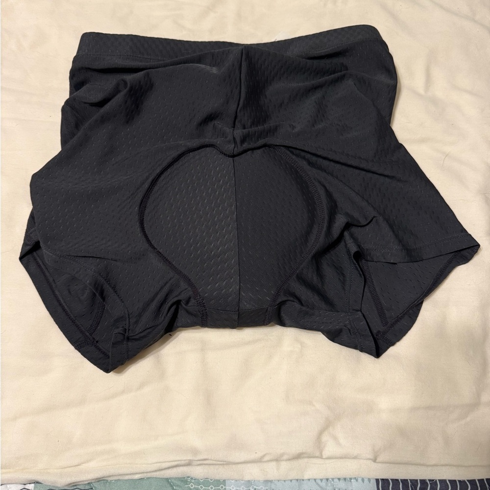 Women’s Black Padded Cycling Liner Shorts - Picture 2 of 4
